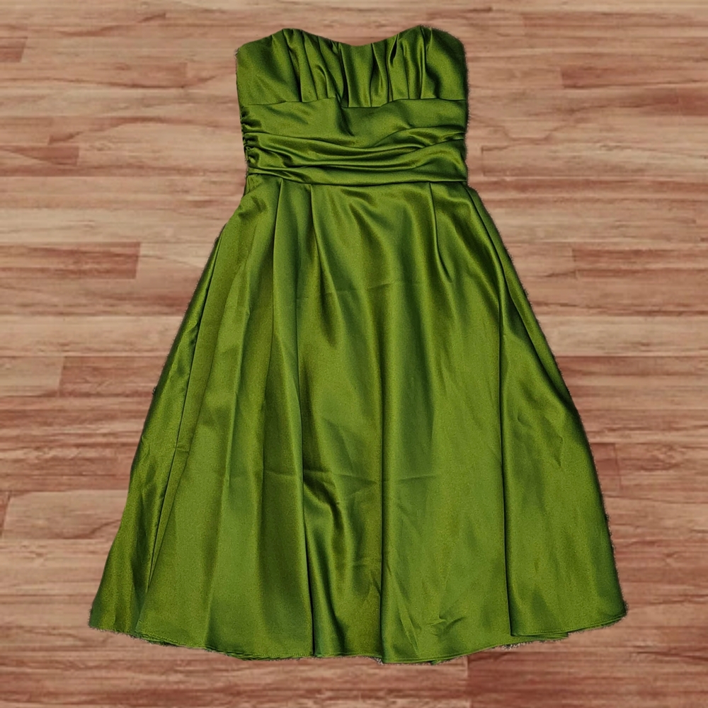 VINEYARD COLLECTION Size 6 Lime Green Strapless Midi Dress With Bow